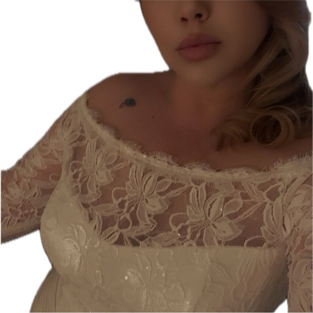 Elegant Lace Off-Shoulder White Dress - Picture 4 of 5
